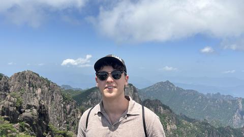 Oliver in China